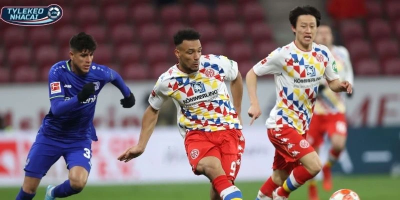 Phong độ hai tuyển trước giờ bóng lăn